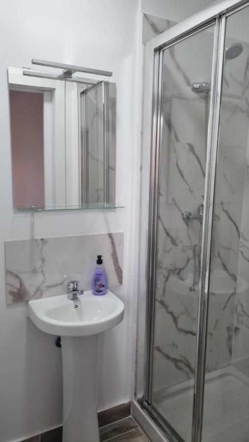 Hostal Vara Madrid Esterno foto