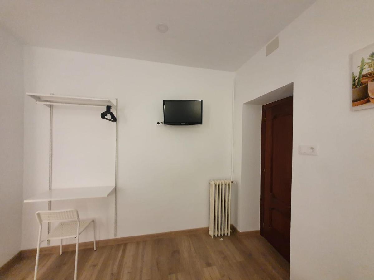 Hostal Vara Madrid Esterno foto