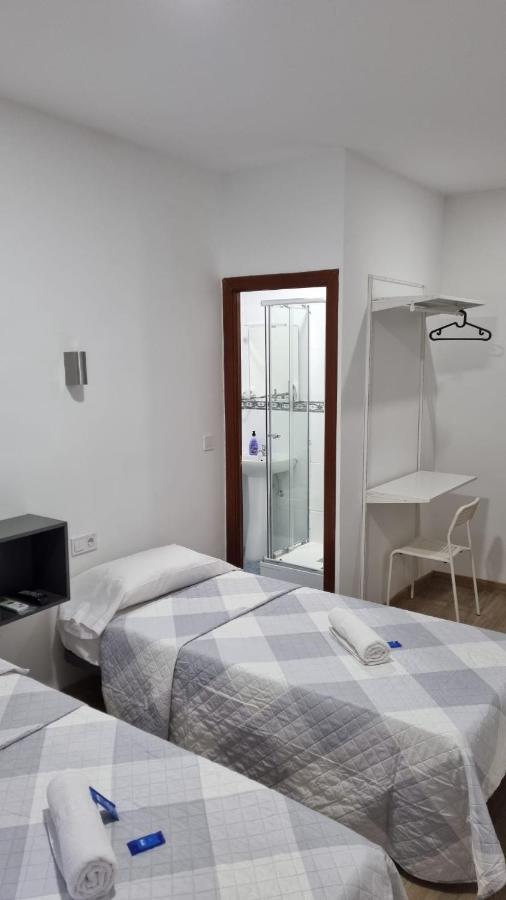 Hostal Vara Madrid Esterno foto